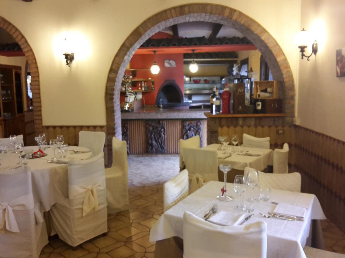 Antico Casale Le Fossate Hotel Giove Eksteriør billede
